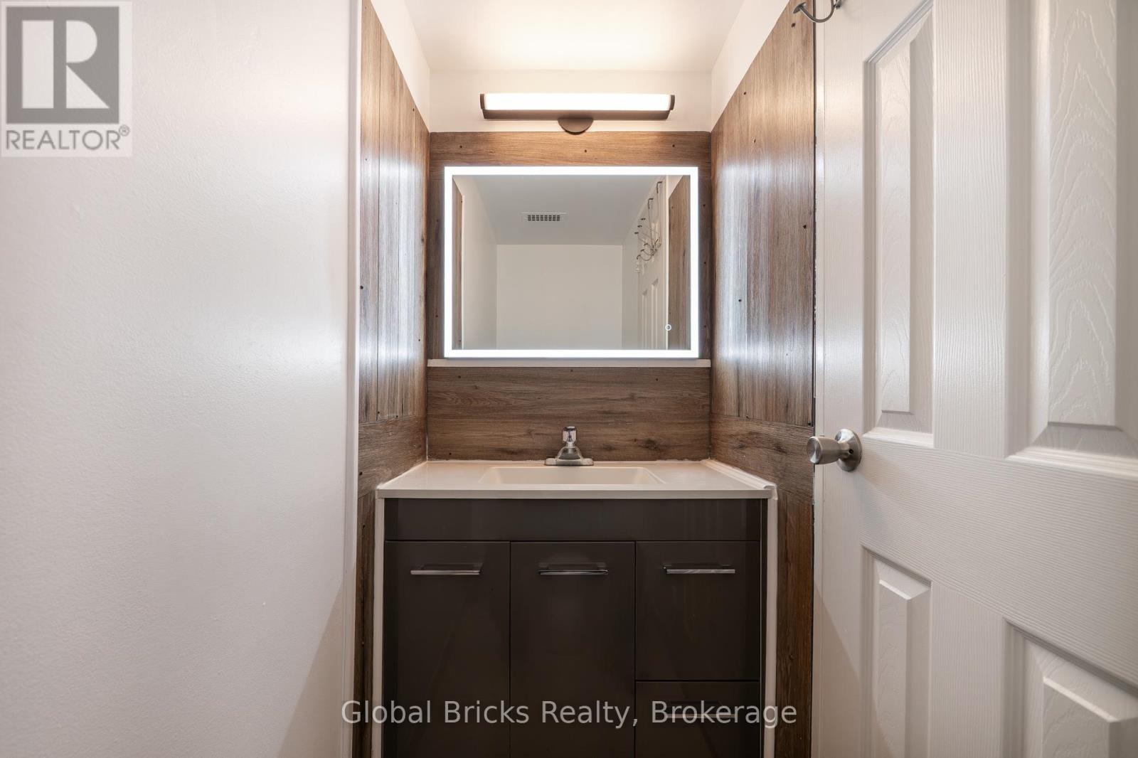 1904 - 380 Dixon Road, Toronto, Ontario  M9R 1T3 - Photo 30 - W13720112