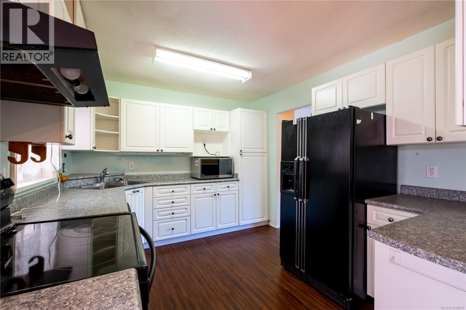 259 Denman St, Comox, British Columbia  V9M 3B5 - Photo 2 - 1048014