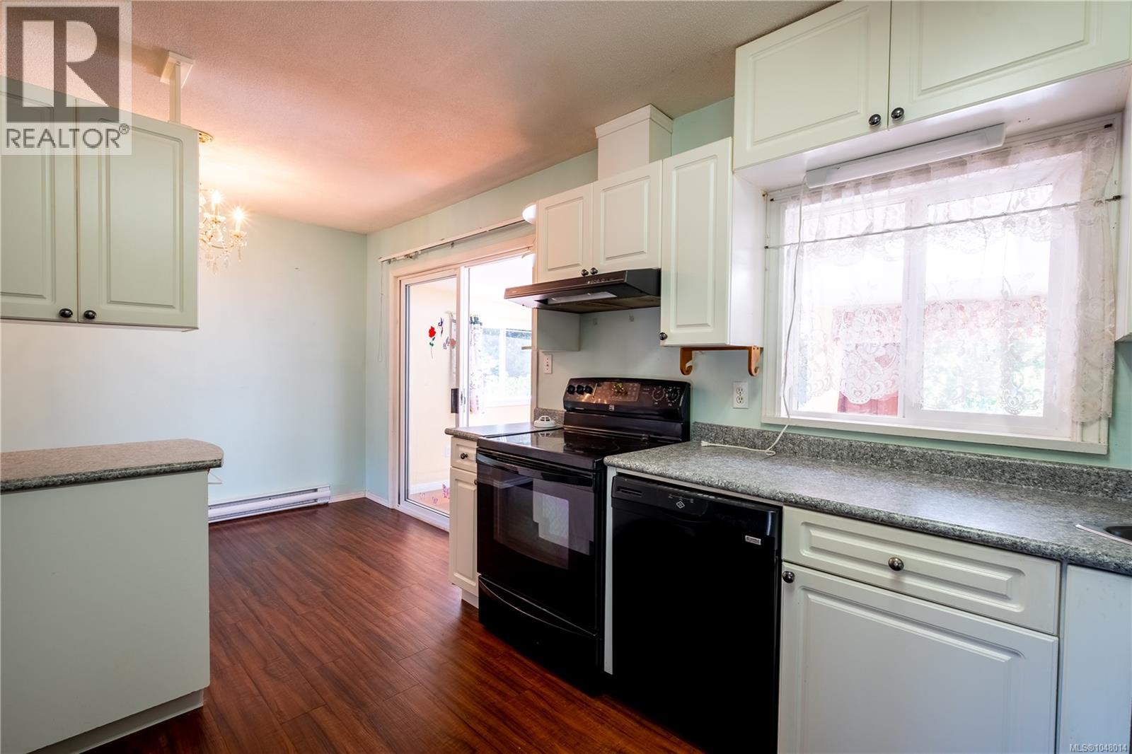 259 Denman St, Comox, British Columbia  V9M 3B5 - Photo 6 - 1048014