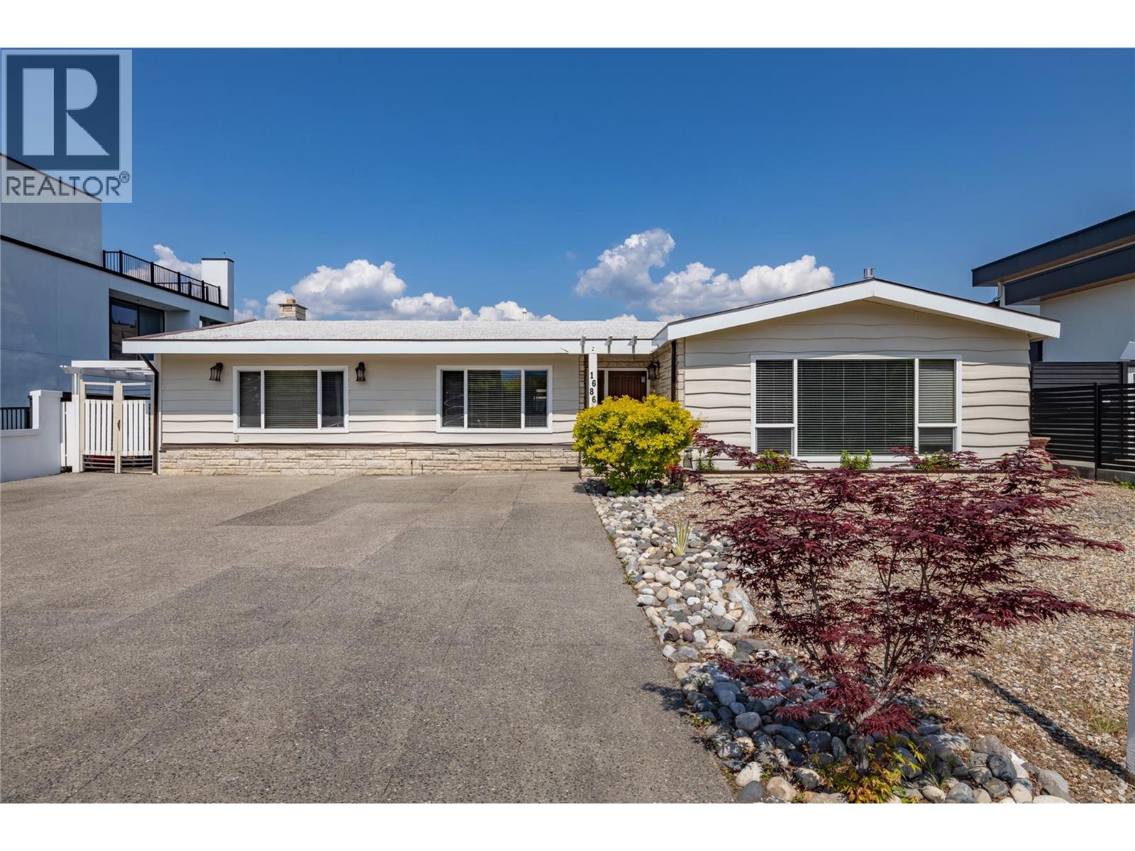 1686 Pritchard Drive, West Kelowna, British Columbia  V4T 1X5 - Photo 3 - 10384691