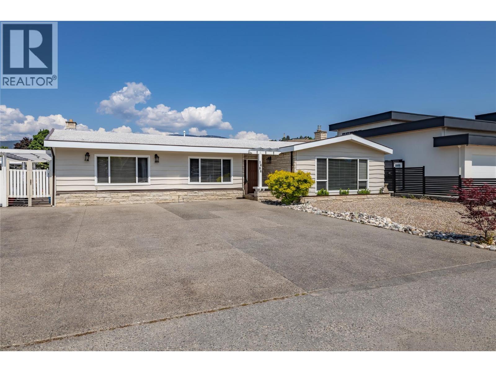 1686 Pritchard Drive, West Kelowna, British Columbia  V4T 1X5 - Photo 4 - 10384691