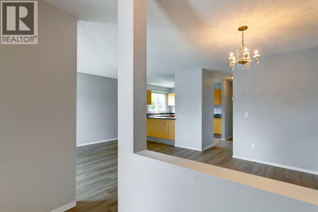 37, 3015 51 Street SW, Calgary, Alberta  T3E 6N5 - Photo 4 - A2334008