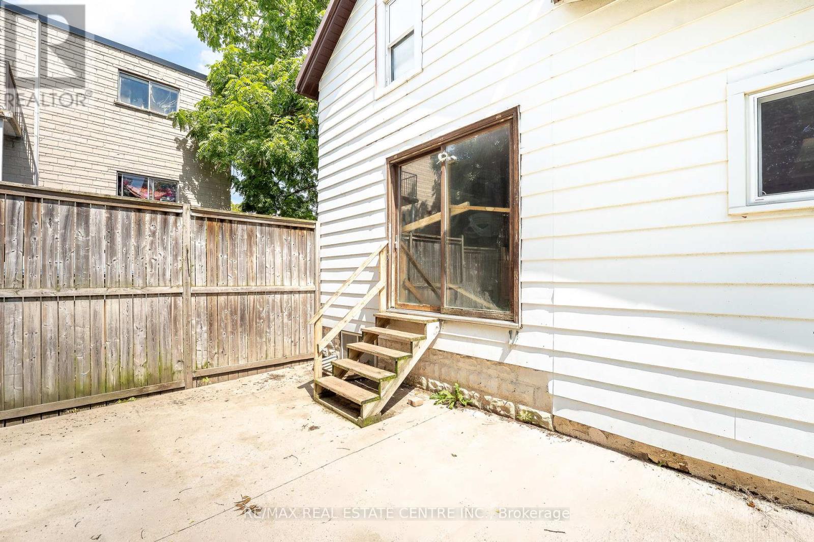 2 West Pearl Street, St. Thomas, Ontario  N5P 2N8 - Photo 18 - X13720074