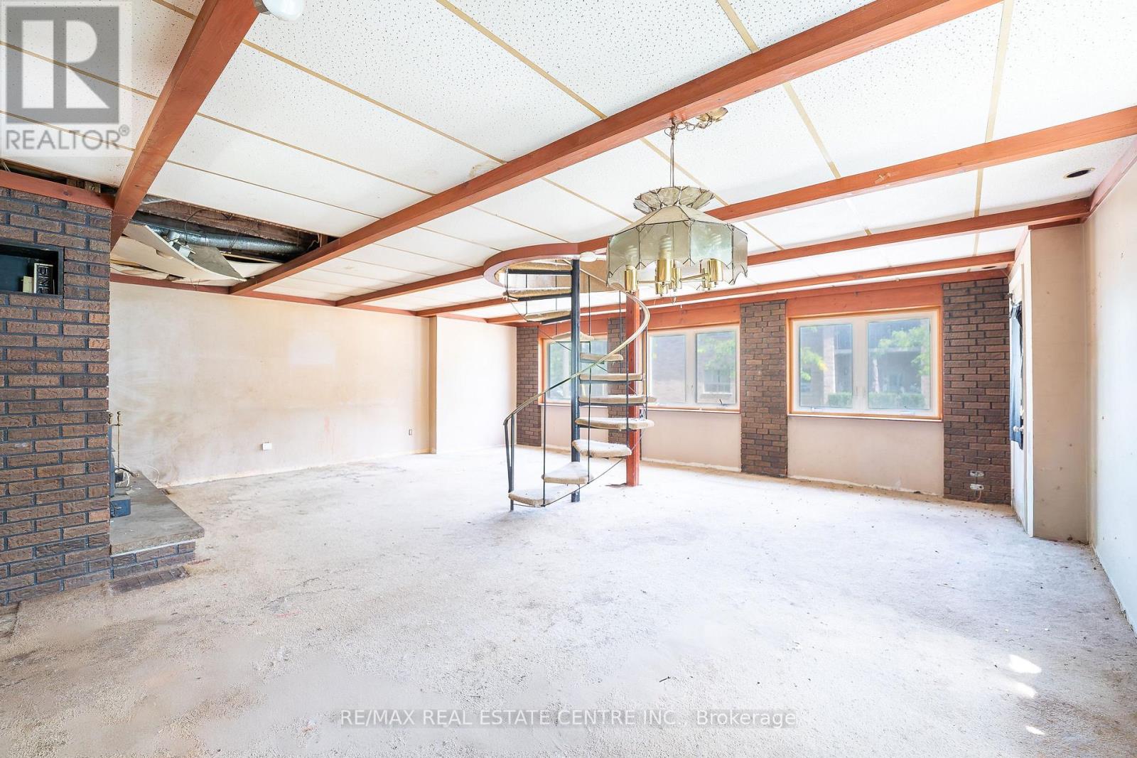 2 West Pearl Street, St. Thomas, Ontario  N5P 2N8 - Photo 5 - X13720074