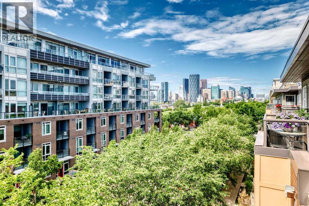 402, 1010 Centre Avenue NE, Calgary, Alberta  T2E 4M6 - Photo 1 - A2326113