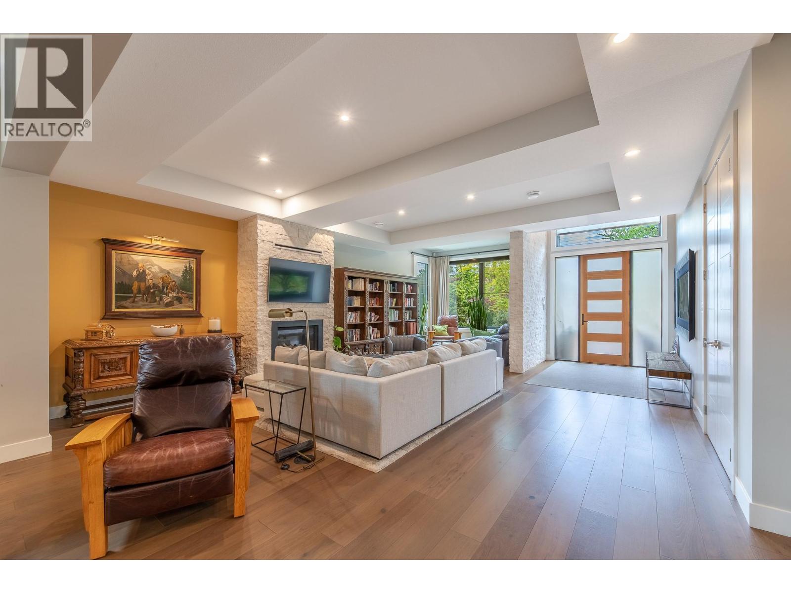 5212 Woods Avenue, Summerland, British Columbia V0H 1Z9 - Photo 9 - 10388073