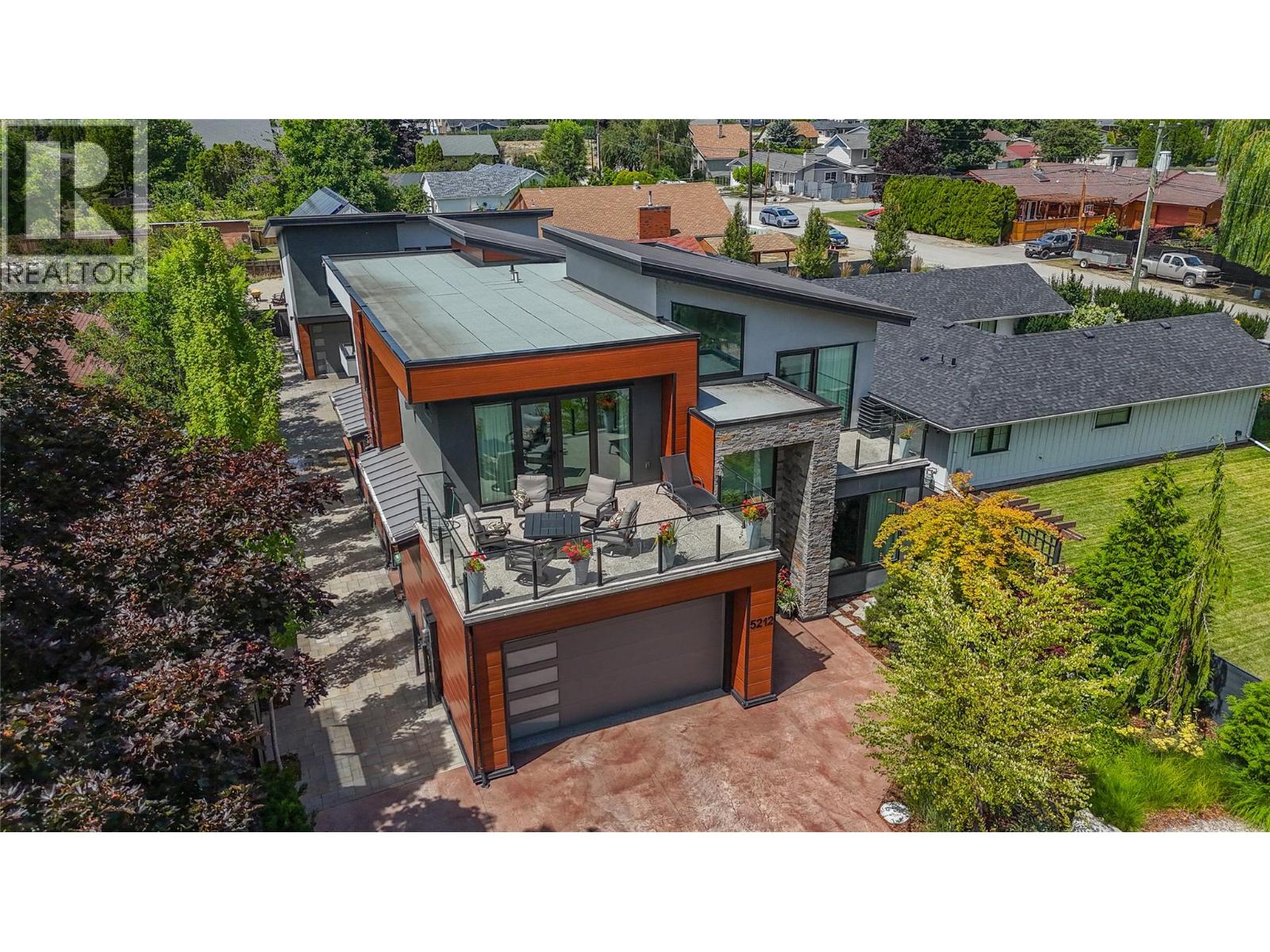 5212 Woods Avenue, Summerland, British Columbia V0H 1Z9 - Photo 2 - 10388073