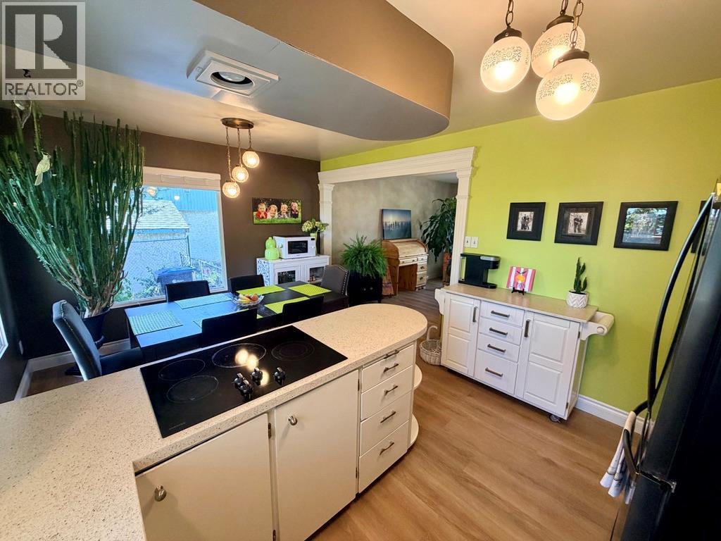 1045 93 Avenue, Dawson Creek, British Columbia  V1G 1E3 - Photo 7 - 10398862