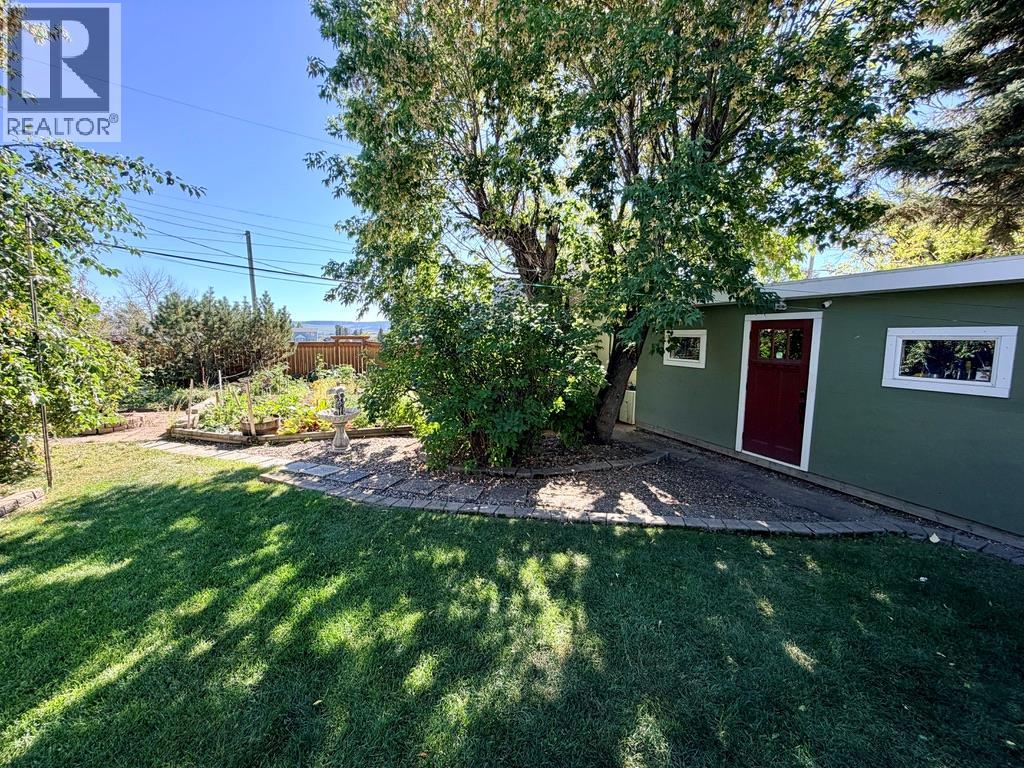 1045 93 Avenue, Dawson Creek, British Columbia  V1G 1E3 - Photo 34 - 10398862