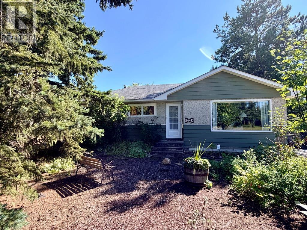 1045 93 Avenue, Dawson Creek, British Columbia  V1G 1E3 - Photo 2 - 10398862
