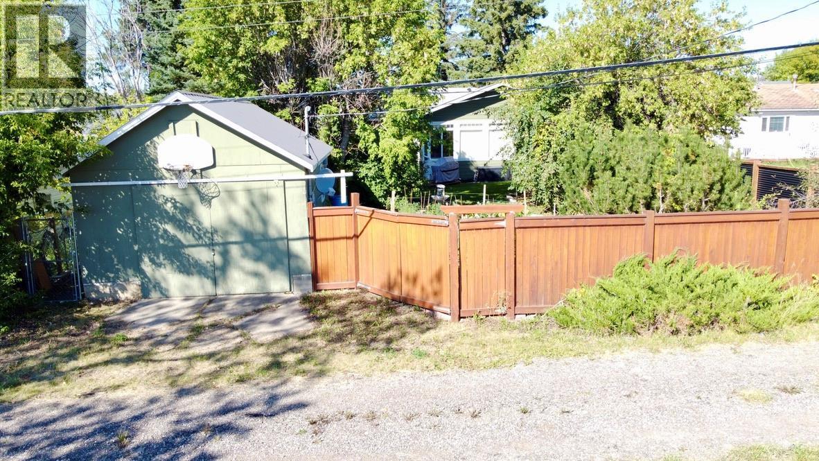 1045 93 Avenue, Dawson Creek, British Columbia  V1G 1E3 - Photo 40 - 10398862