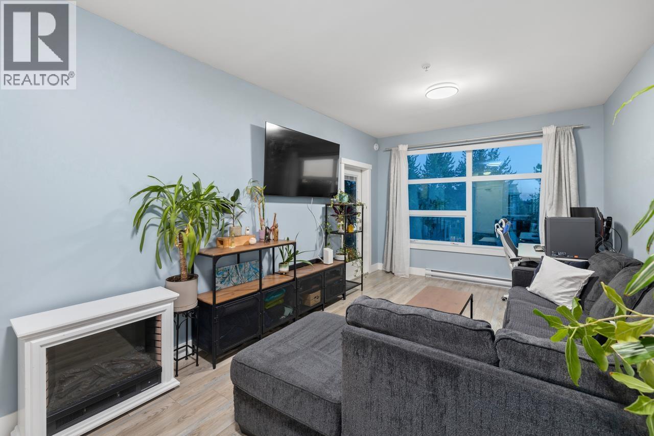 306 22577 Royal Crescent, Maple Ridge, British Columbia V2X 2M2 - Photo 2 - R3135133