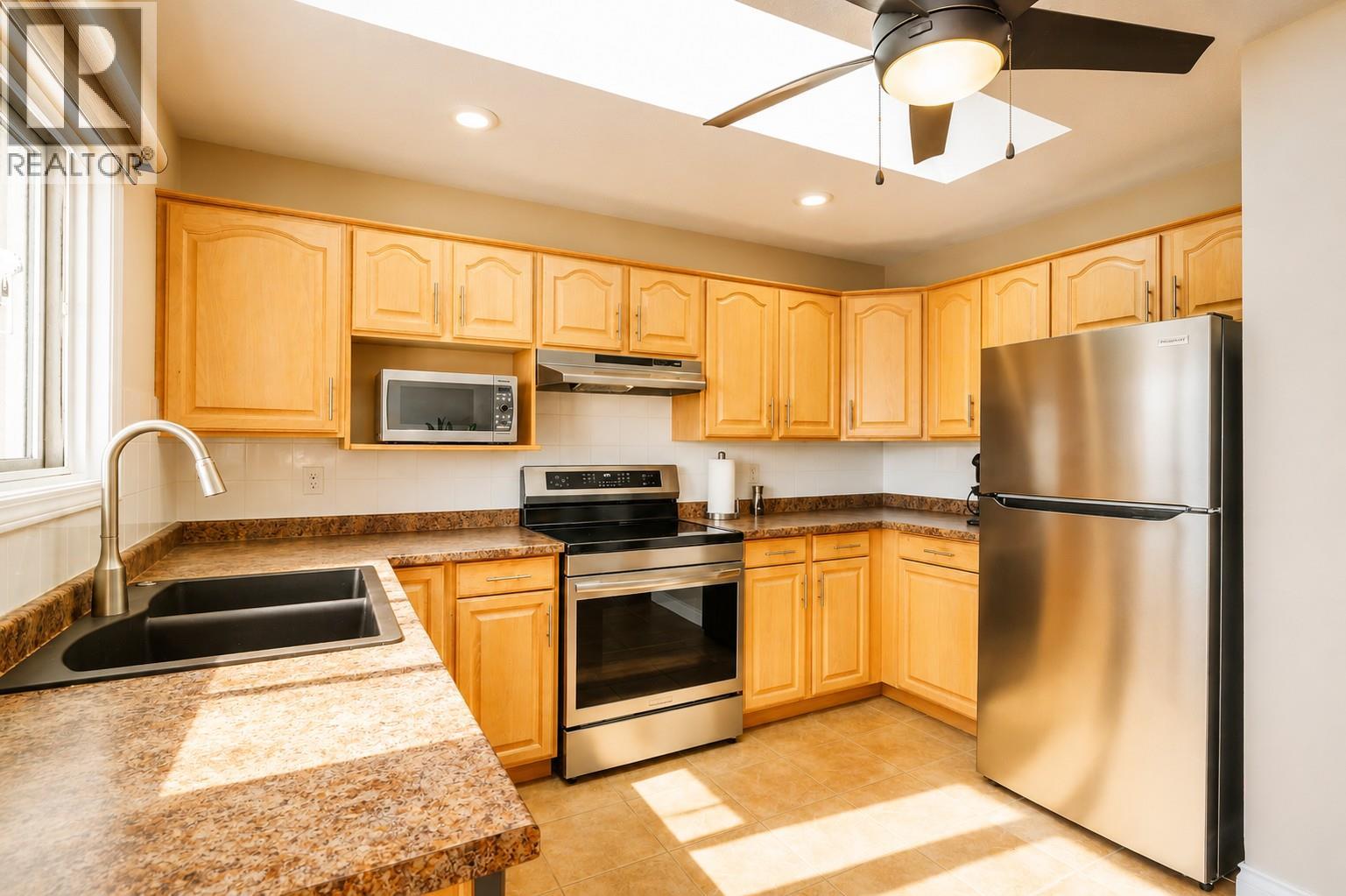 4450 Ponderosa Drive Unit# 204, Peachland, British Columbia V0H 1X5 - Photo 3 - 10398969