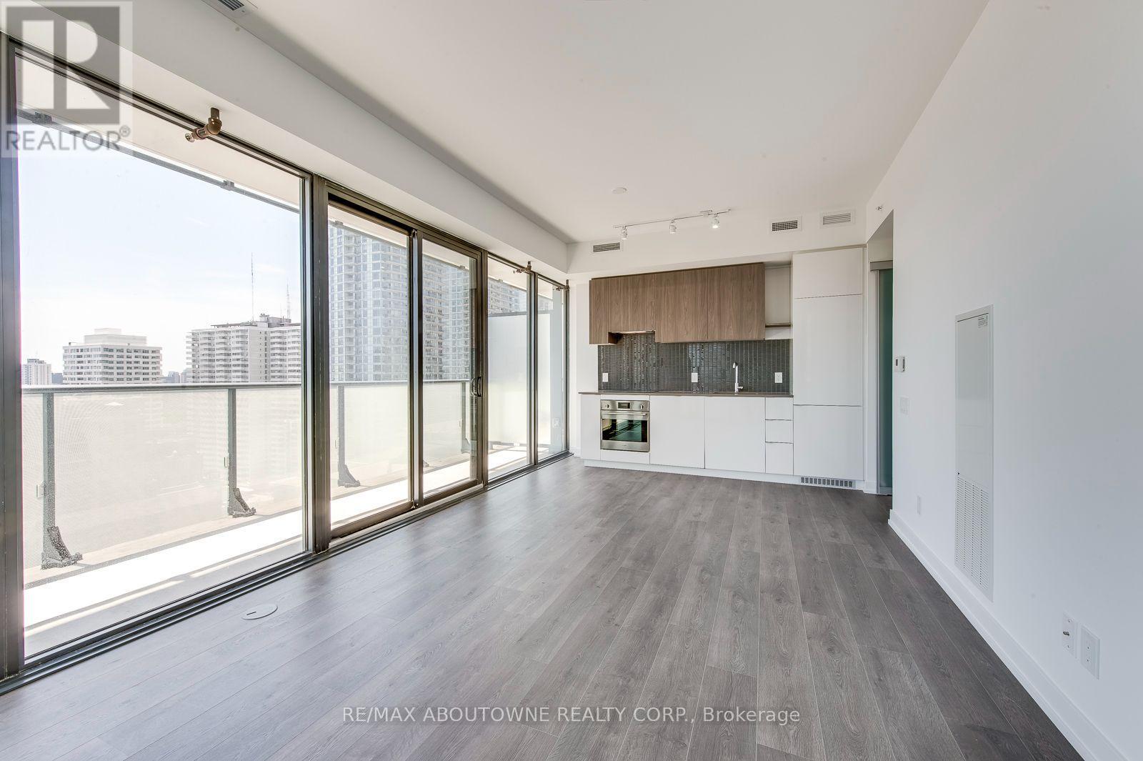 2010 - 161 Roehampton Avenue, Toronto, Ontario  M4P 0C8 - Photo 11 - C13720170