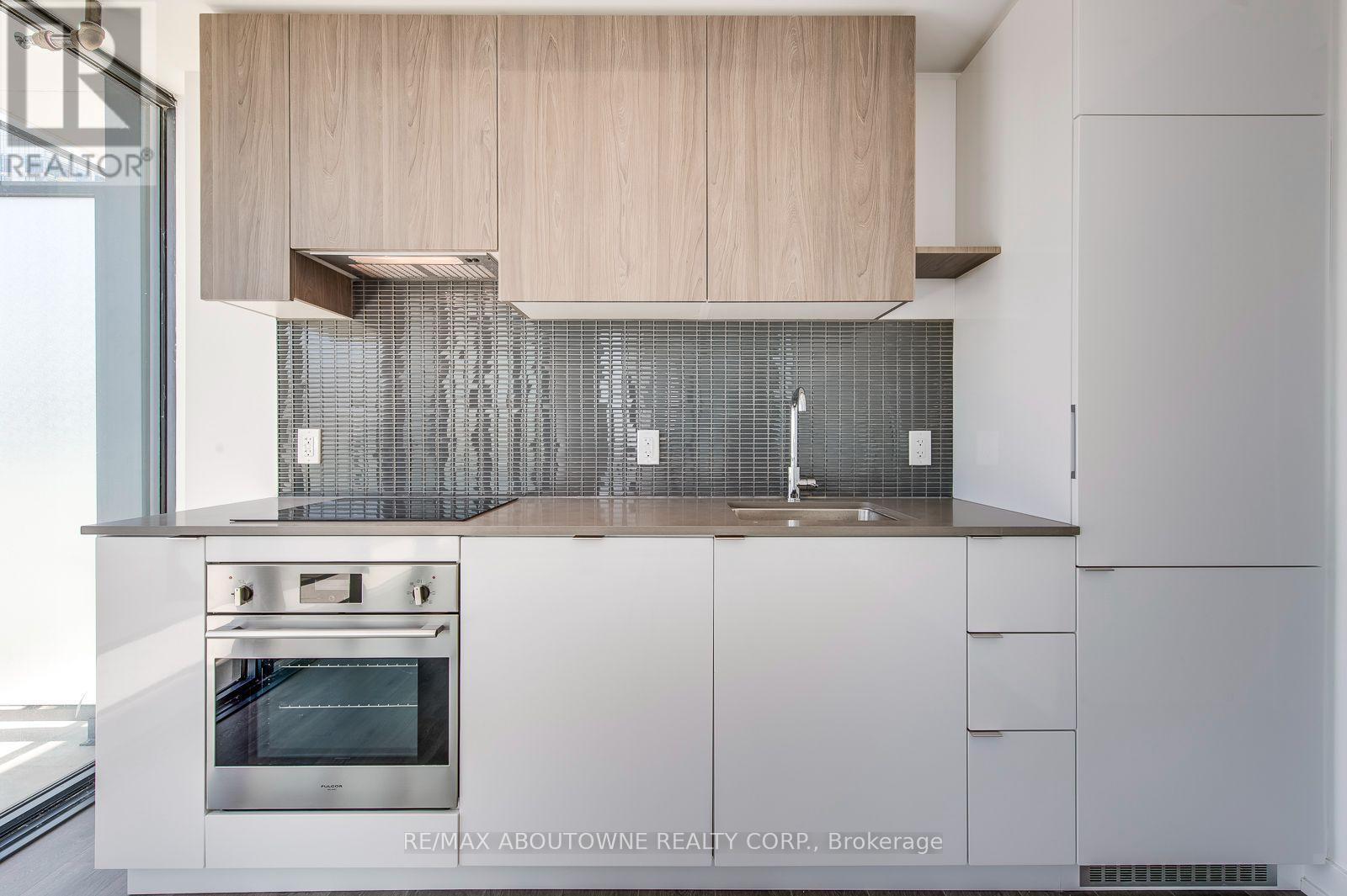 2010 - 161 Roehampton Avenue, Toronto, Ontario  M4P 0C8 - Photo 12 - C13720170