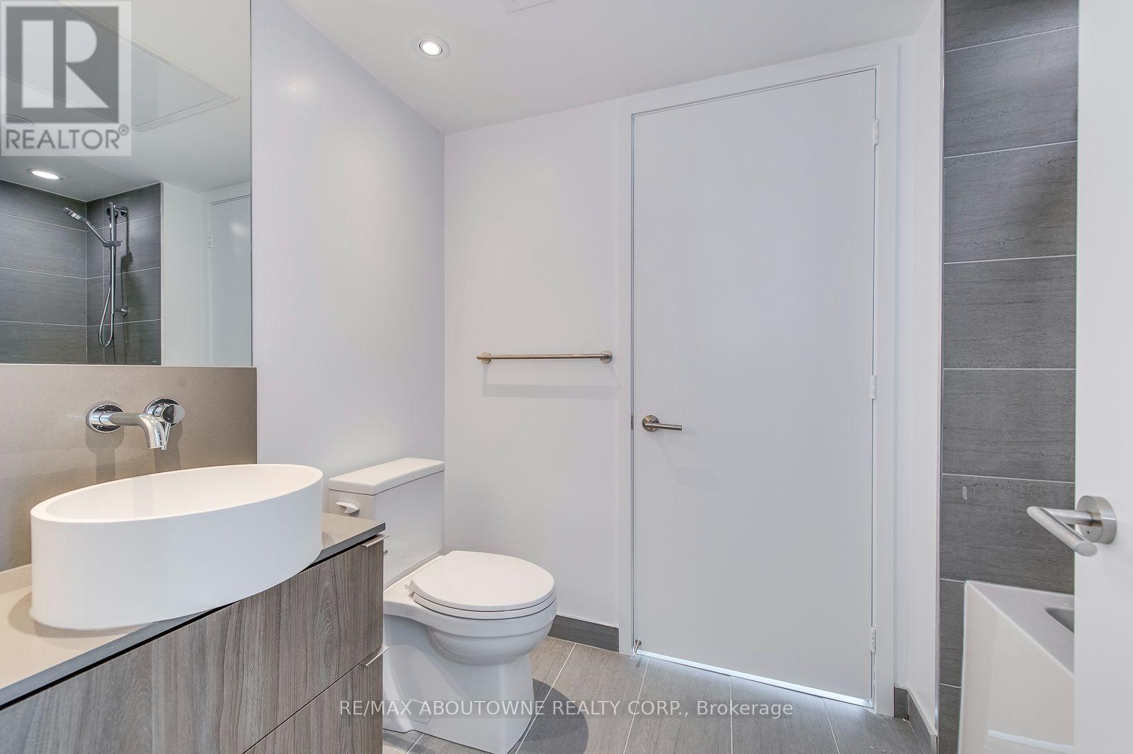 2010 - 161 Roehampton Avenue, Toronto, Ontario  M4P 0C8 - Photo 21 - C13720170