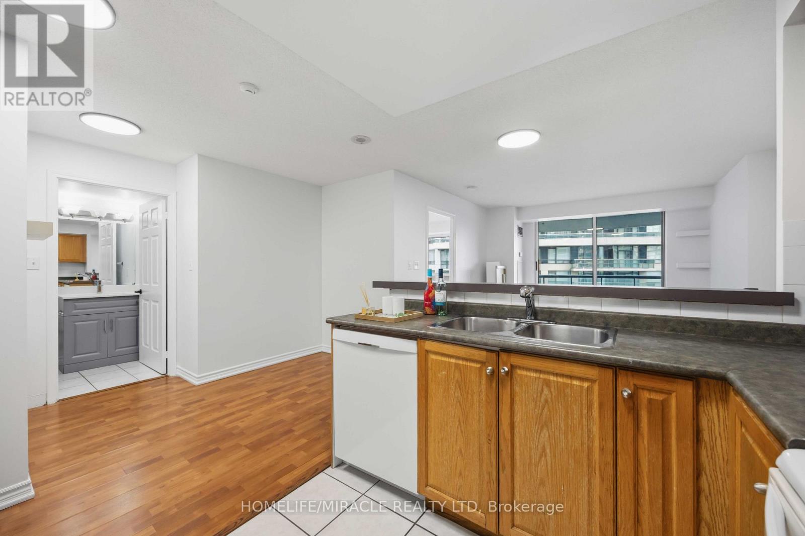 1010 - 7 Lorraine Drive, Toronto, Ontario  M2N 7H2 - Photo 10 - C13720174