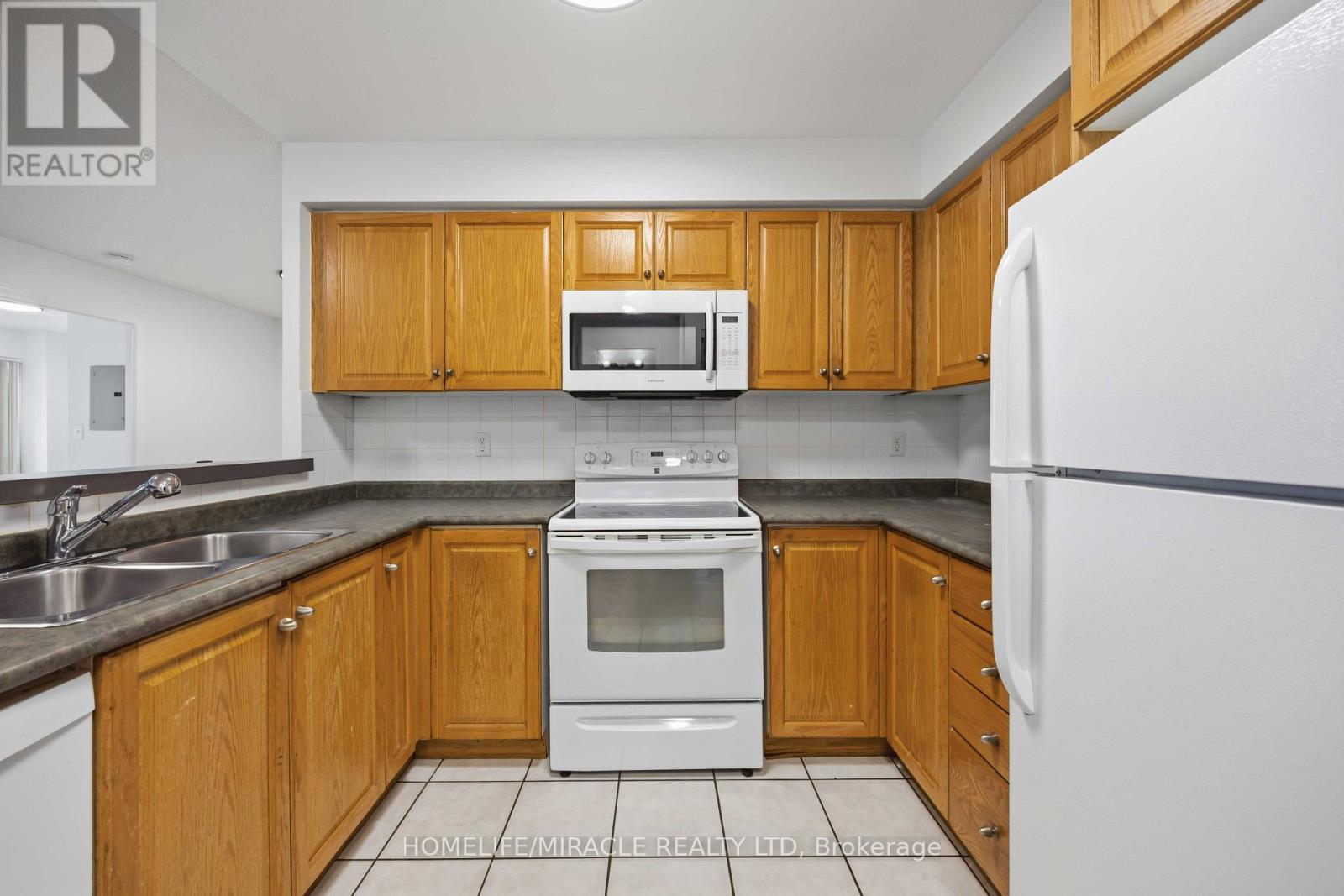 1010 - 7 Lorraine Drive, Toronto, Ontario  M2N 7H2 - Photo 11 - C13720174