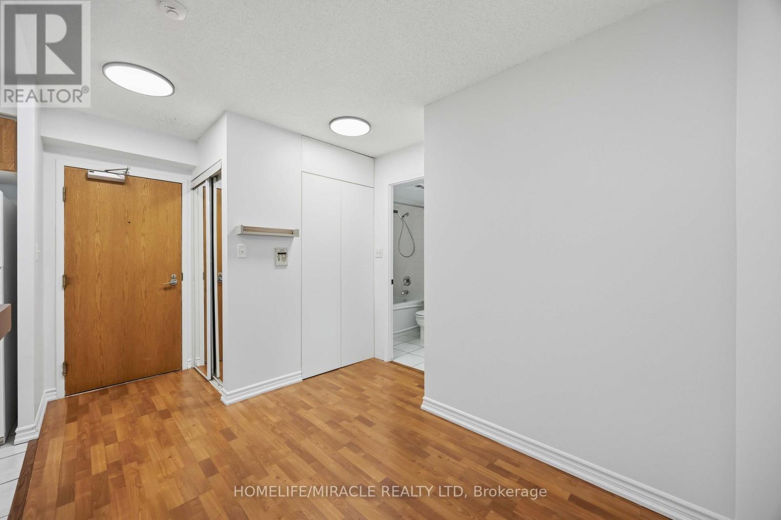 1010 - 7 Lorraine Drive, Toronto, Ontario  M2N 7H2 - Photo 6 - C13720174