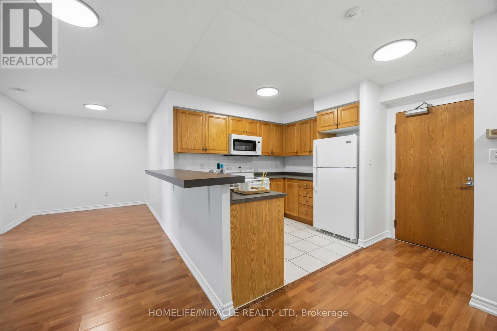 1010 - 7 Lorraine Drive, Toronto, Ontario  M2N 7H2 - Photo 7 - C13720174