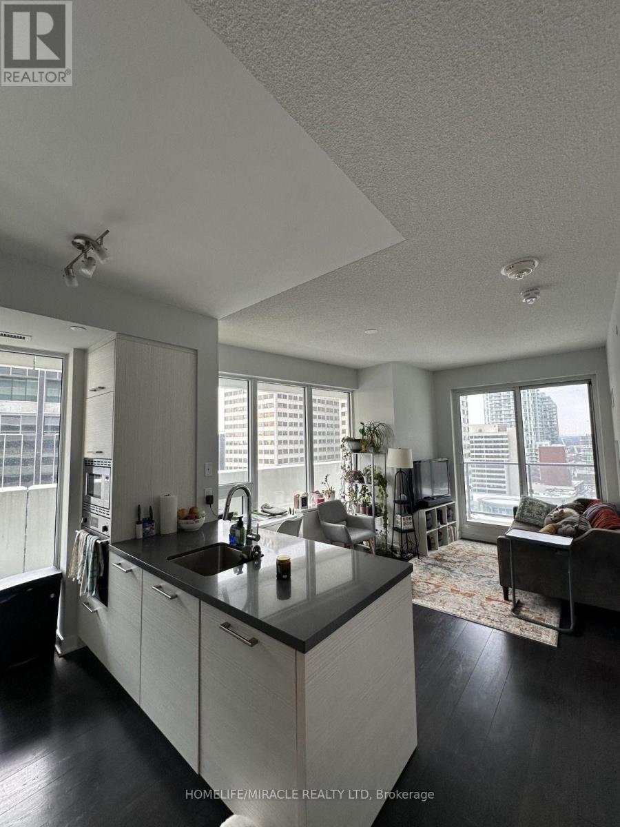 1609 - 2221 Yonge Street, Toronto, Ontario  M4S 2B5 - Photo 2 - C13720222