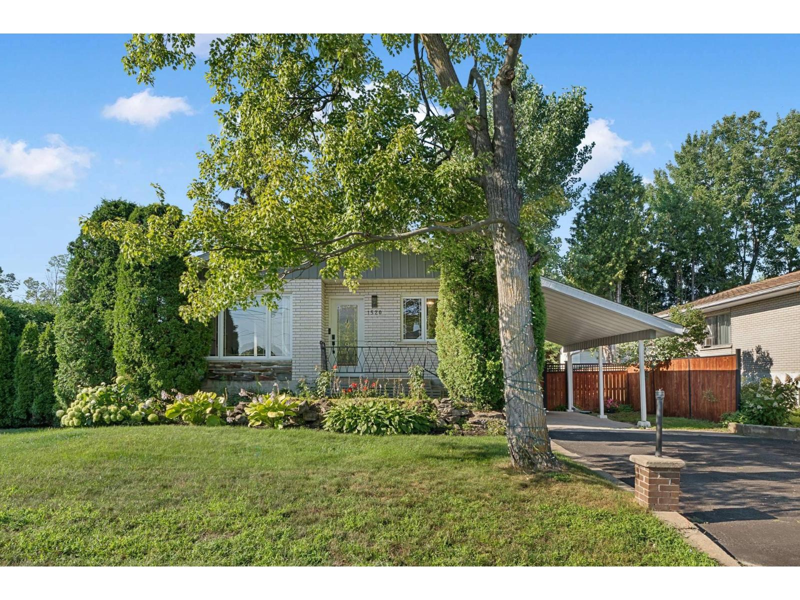 1520 Rue Robert Brossard Quebec Canada J4X2T6 2