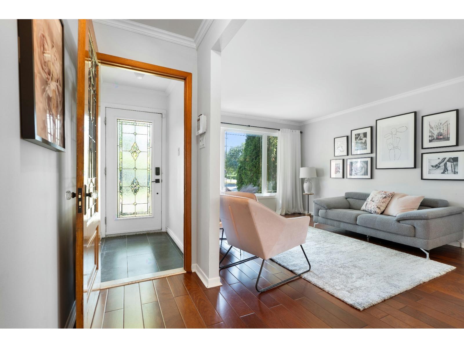 1520 Rue Robert Brossard Quebec Canada J4X2T6 4