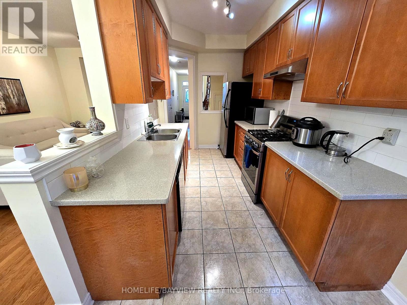 7 - 8 Townwood Drive, Richmond Hill, Ontario  L4E 4Y1 - Photo 10 - N13720198