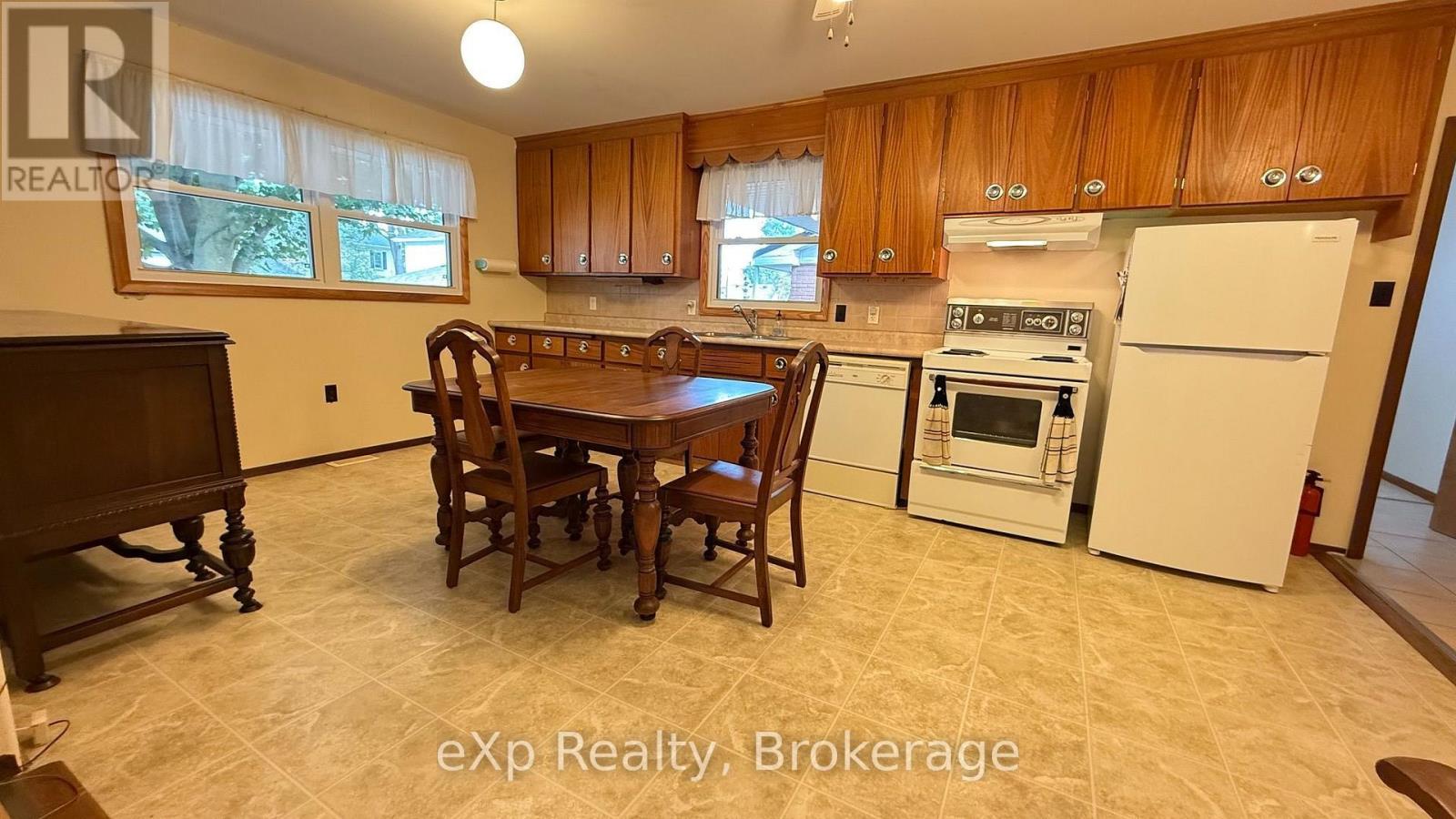 53 Maple Street, North Huron, Ontario  N0G 2W0 - Photo 8 - X13720146