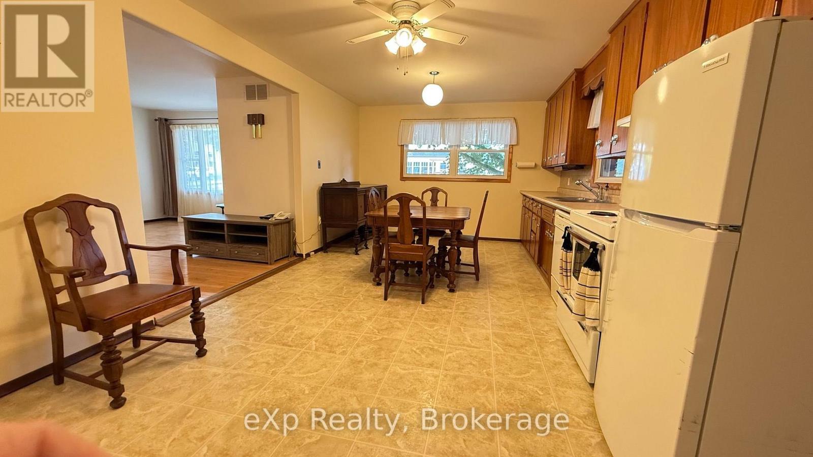 53 Maple Street, North Huron, Ontario  N0G 2W0 - Photo 9 - X13720146