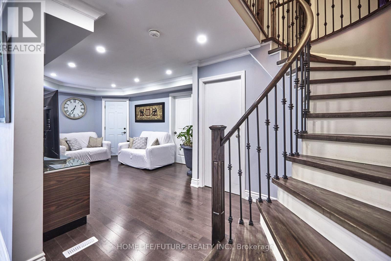 58 O'shaughnessy Crescent, Barrie, Ontario  L4N 7L8 - Photo 6 - S13720220