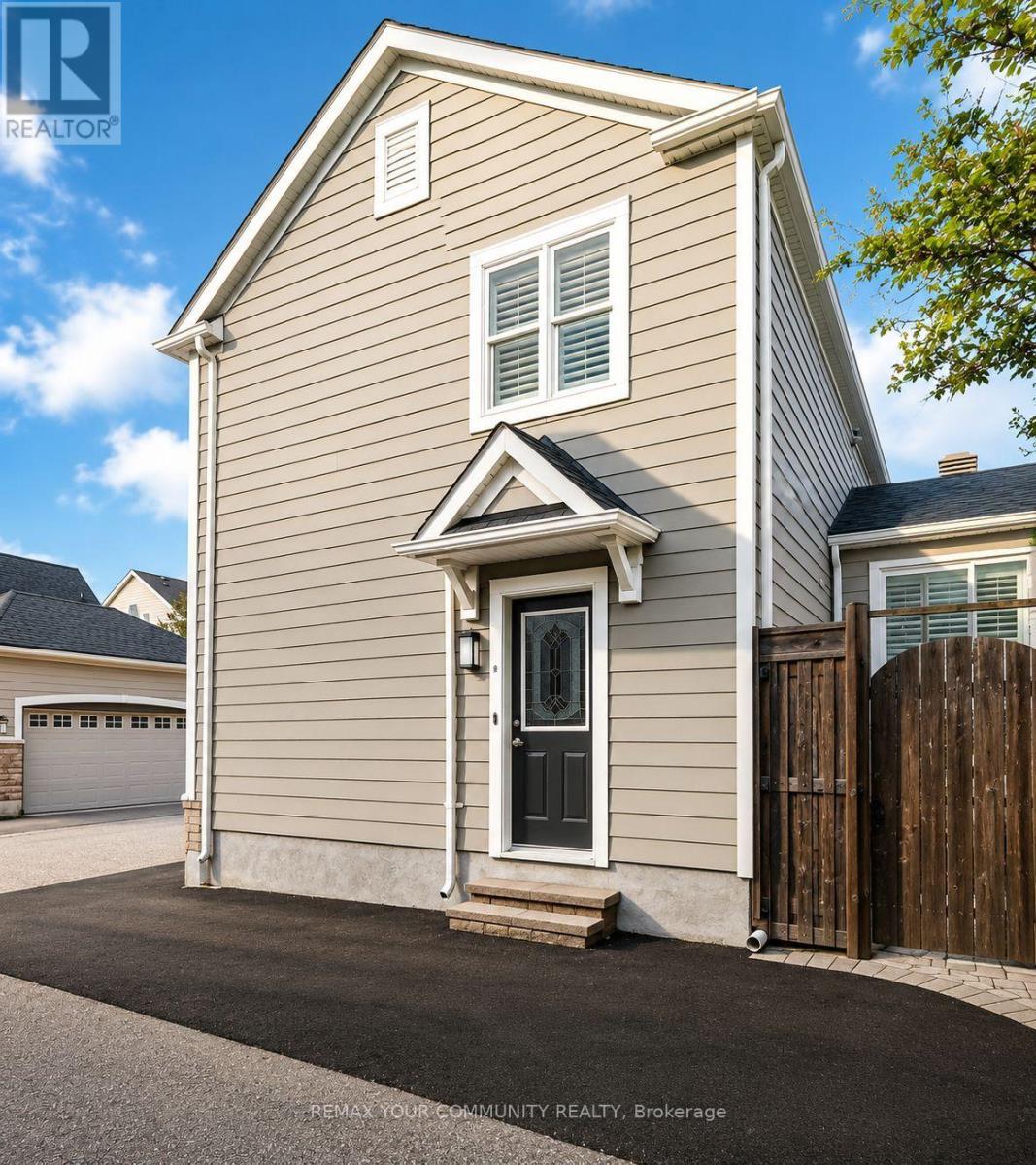 Coach House - 5 Chippenham Lane, Markham, Ontario  L6B 1L6 - Photo 3 - N13719978