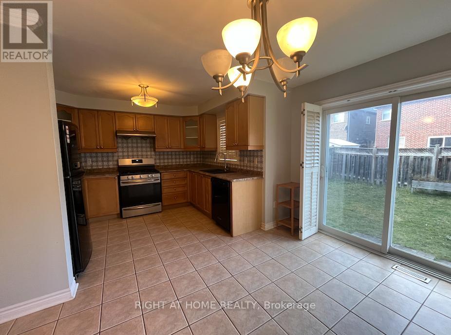 Main - 22 Amboise Crescent, Brampton, Ontario  L7A 2R2 - Photo 6 - W13720148