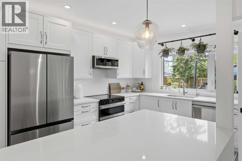 3720 58 Avenue Sw, Calgary, Alberta  T3E 5H6 - Photo 10 - A2327611