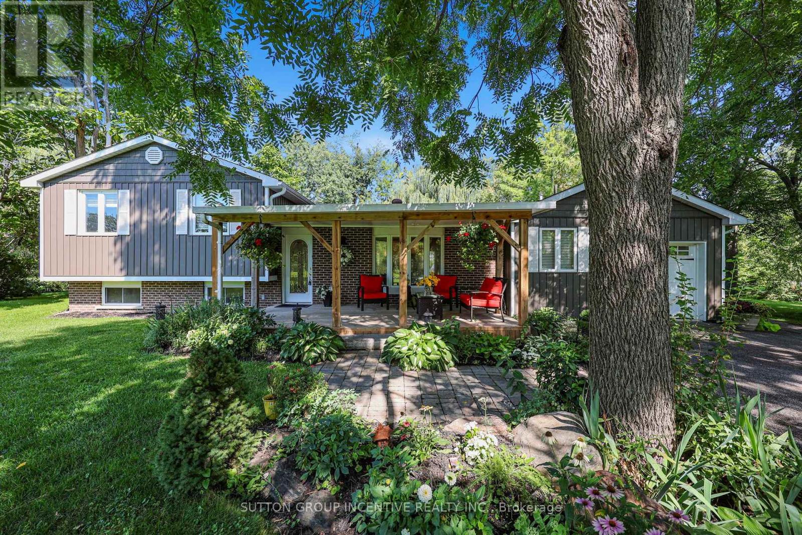 10 Springhome Road, Oro-Medonte, Ontario  L0L 1T0 - Photo 2 - S13449076