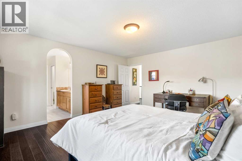 123 Prestwick Manor SE, Calgary, Alberta  T2Z 4S7 - Photo 21 - A2339337