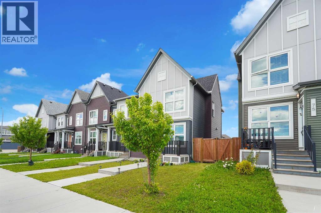 71 Savanna Park Ne, Calgary, Alberta  T3J 0Y8 - Photo 2 - A2327284