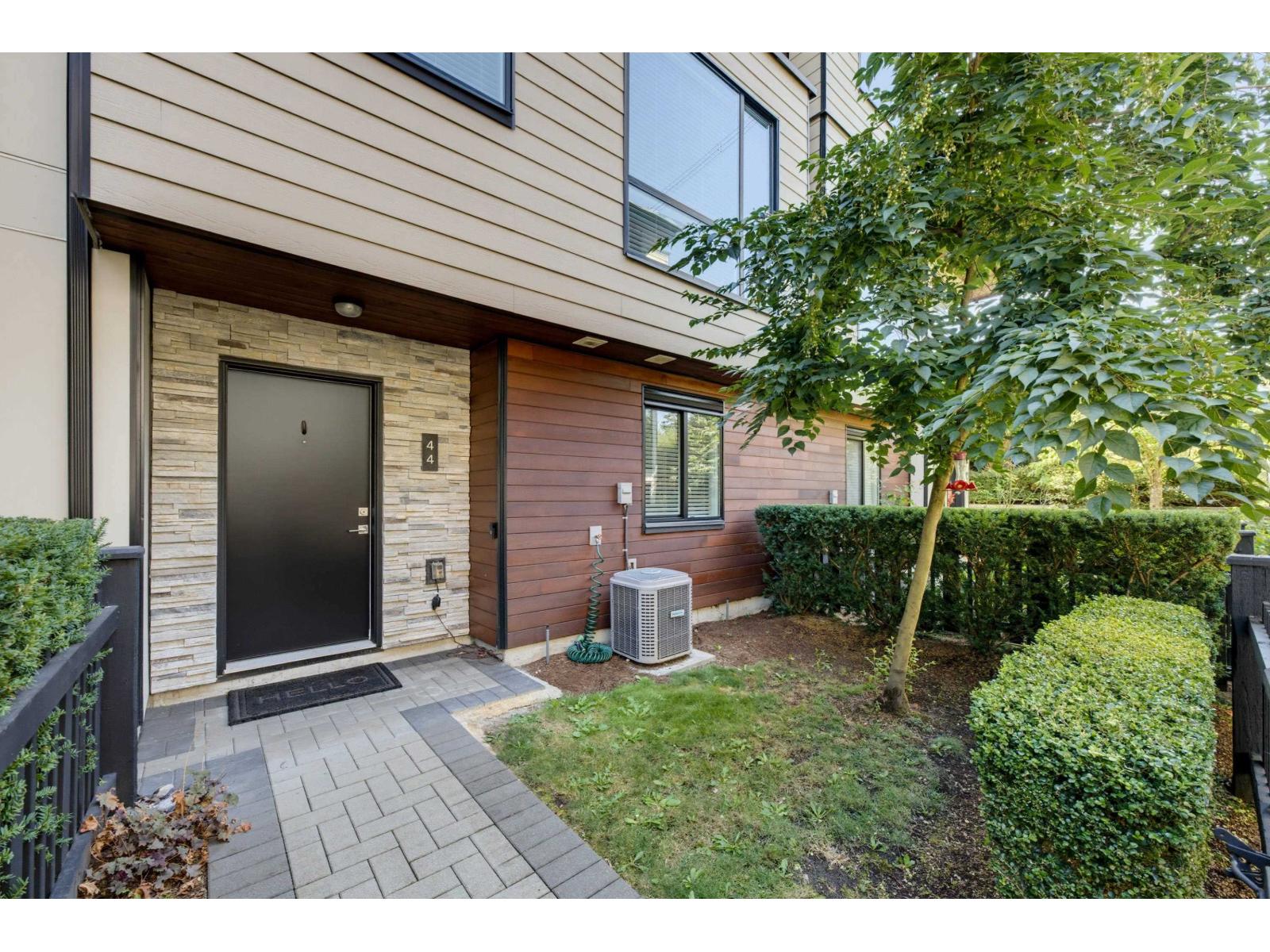 44 15688 28 Avenue, Surrey, British Columbia V3Z 0N1 - Photo 1 - R3159525