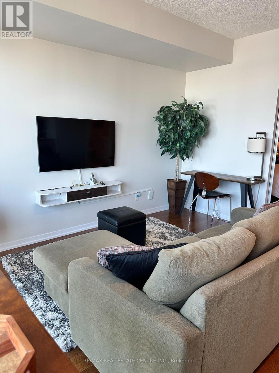 4706 - 65 Bremner Boulevard, Toronto (Waterfront Communities), Ontario  M5J 0A7 - Photo 3 - C13720226