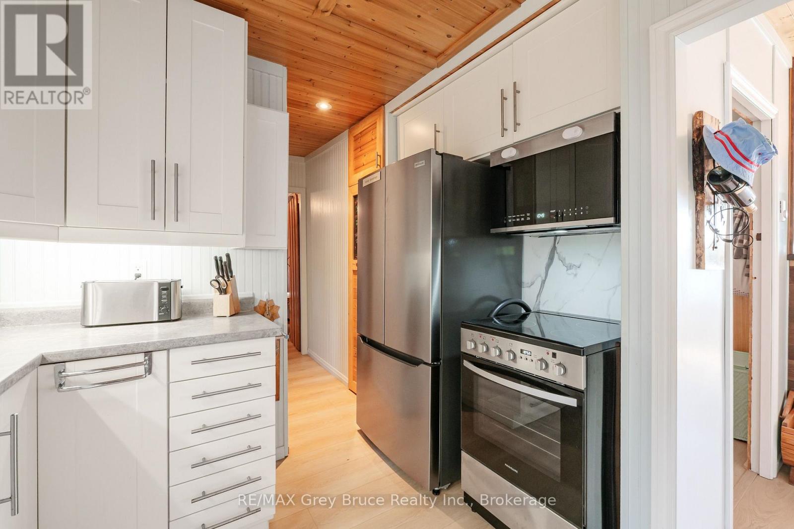 38 Maple Drive, South Bruce Peninsula, Ontario  N0H 1A0 - Photo 11 - X13720234