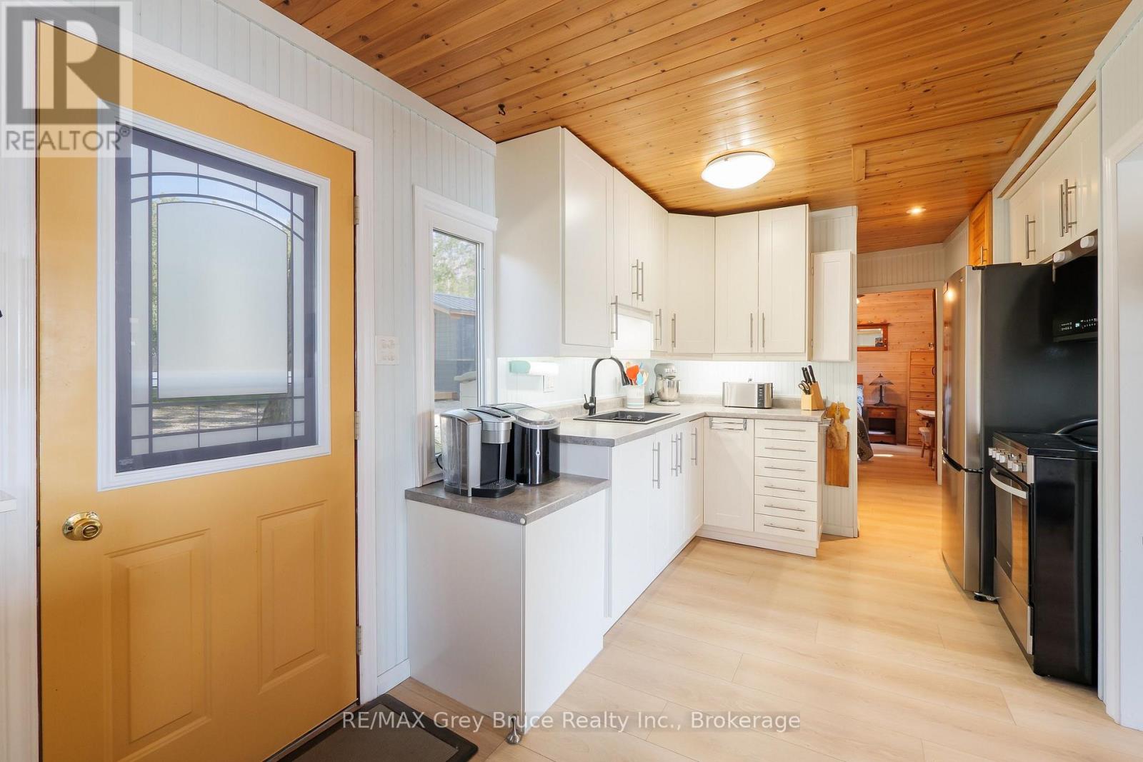 38 Maple Drive, South Bruce Peninsula, Ontario  N0H 1A0 - Photo 8 - X13720234
