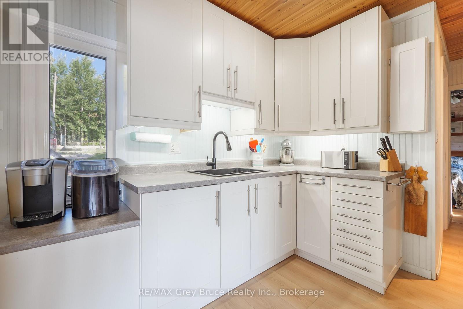38 Maple Drive, South Bruce Peninsula, Ontario  N0H 1A0 - Photo 9 - X13720234