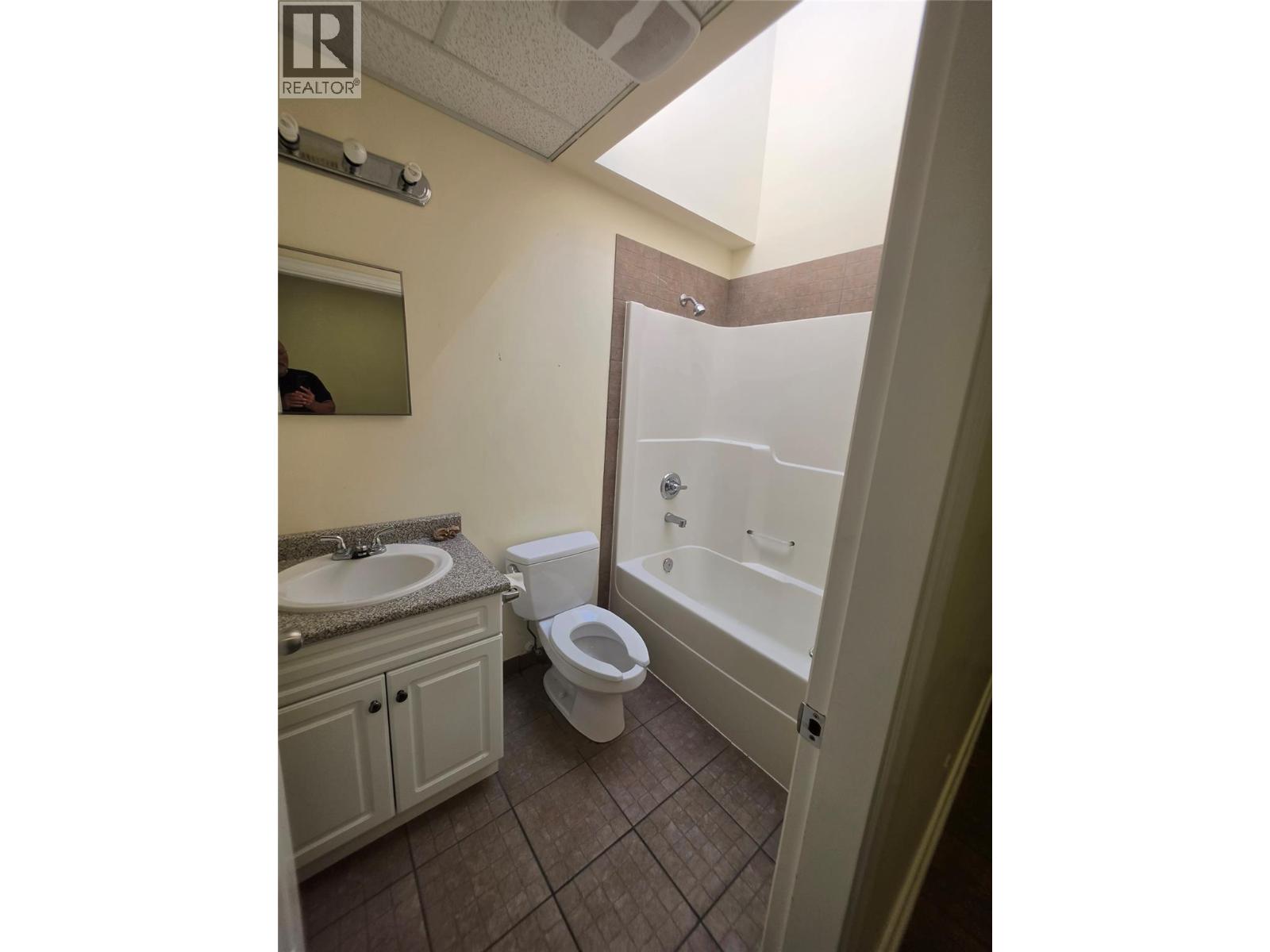 3209/3211 31 Avenue, Vernon, British Columbia  V1T 2H2 - Photo 18 - 10387606