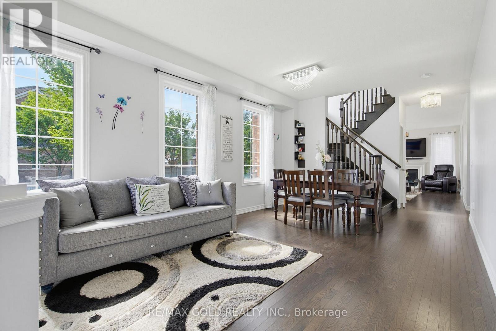 8 Zelda Road, Brampton, Ontario  L6R 3V9 - Photo 5 - W13717410