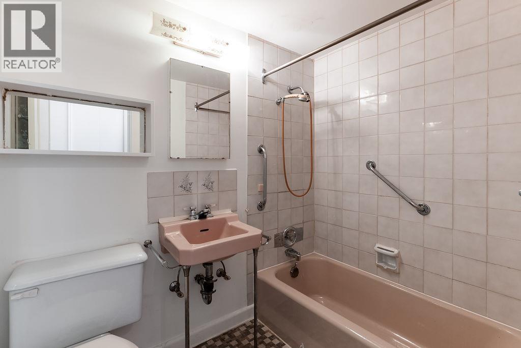 110 1975 Pendrell Street, Vancouver, British Columbia V6G 1T6 - Photo 29 - R3159517