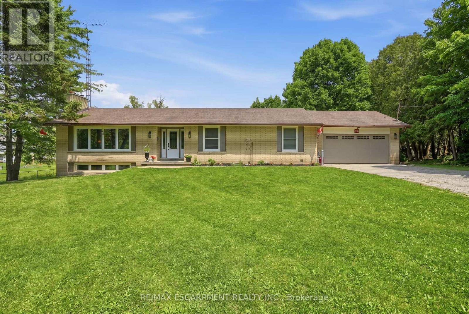 318 FREELTON ROAD, Hamilton, Ontario