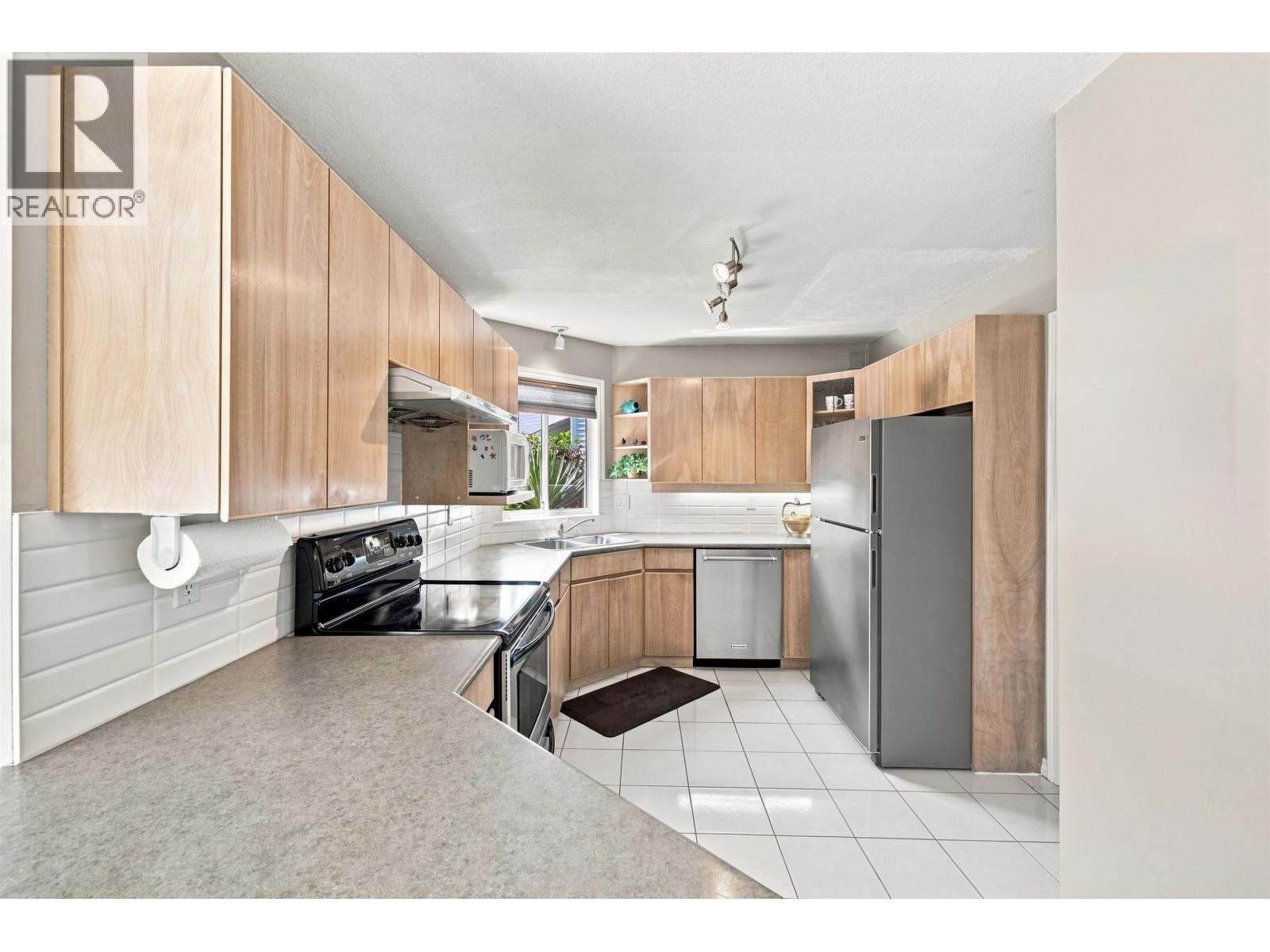 6692 London Court, Delta, British Columbia V4K 4W7 - Photo 11 - R3159510