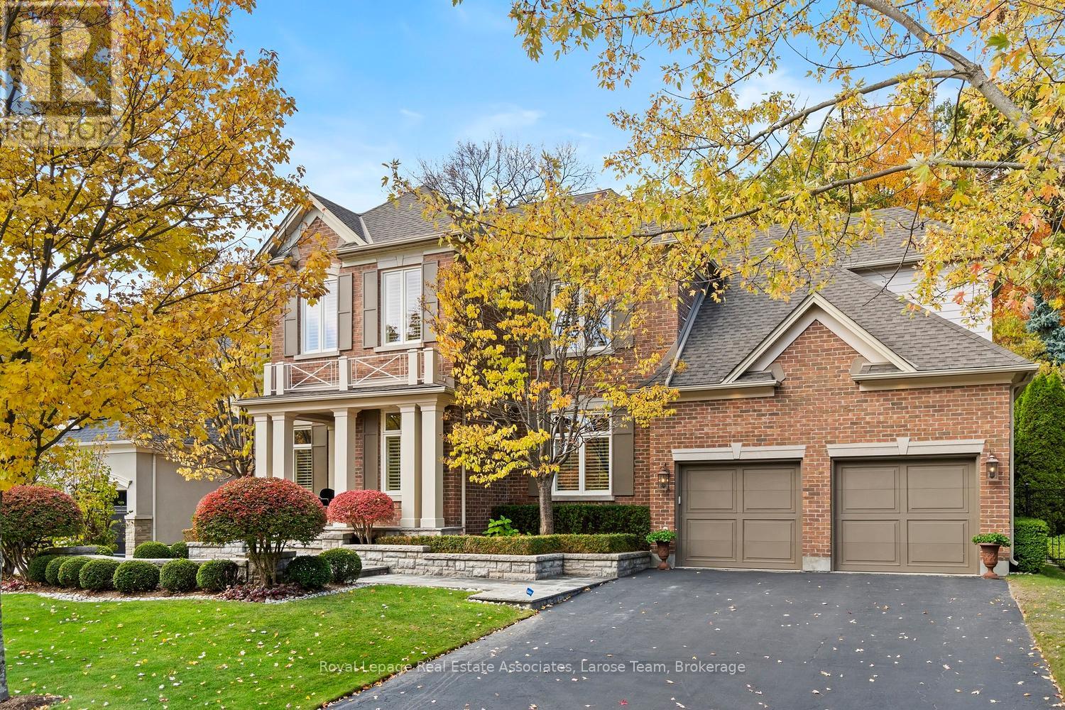 562 GLADWYNE COURT, Mississauga, Ontario