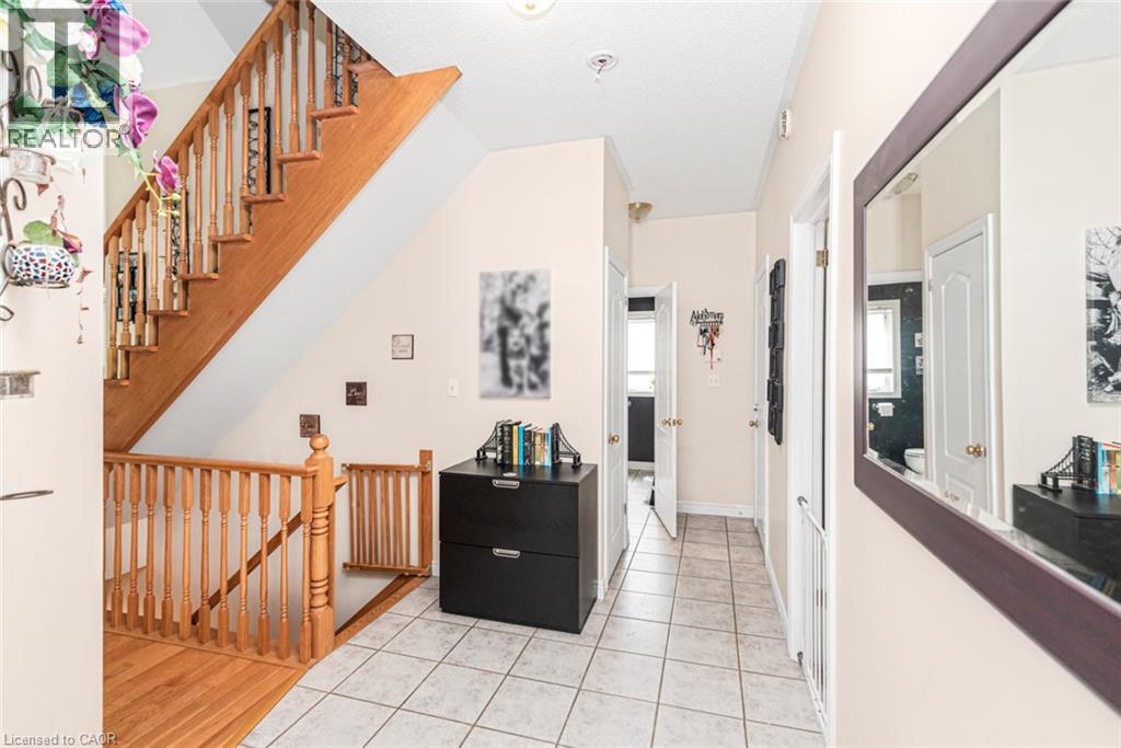 4257 Stadelbauer Drive, Beamsville, Ontario  L0R 1B8 - Photo 6 - 40858945