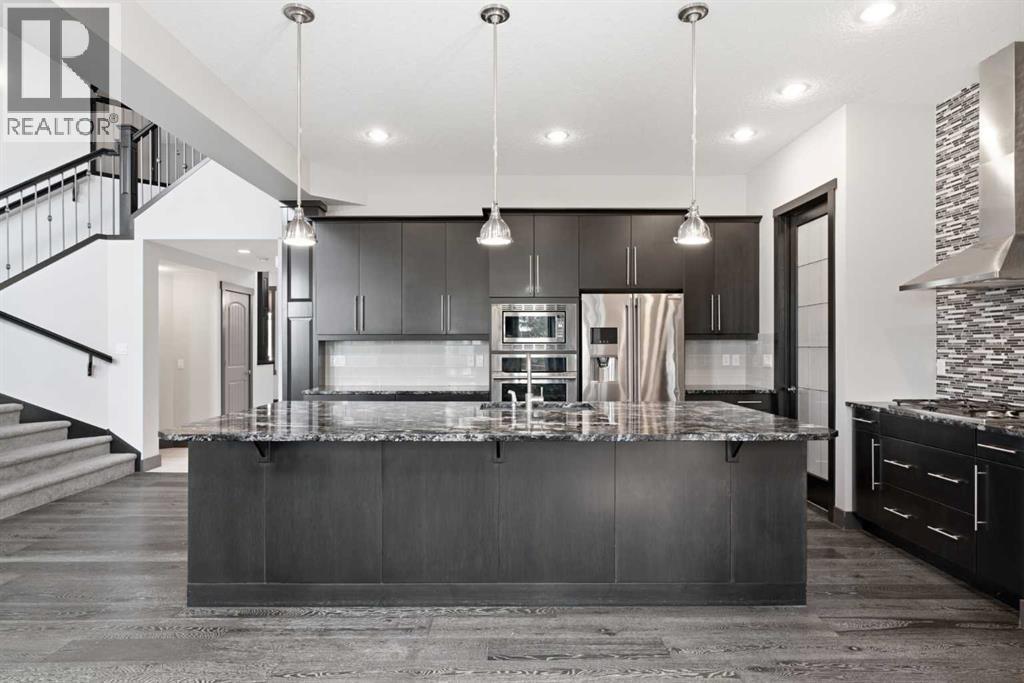 8243 Fortress Drive SW, Calgary, Alberta  T3H 0T8 - Photo 11 - A2336744